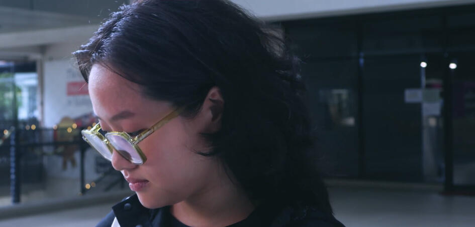Actress Cameron Yap playing as Gwen.